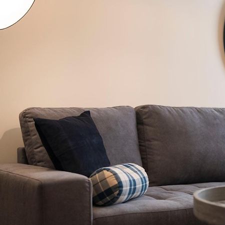 Lovelystay - Homey Feeling Flat W/ Free Parking Porto Kültér fotó