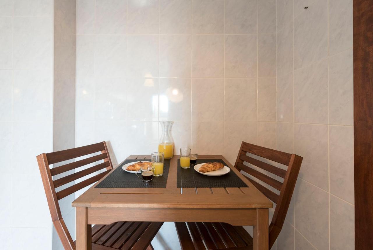Lovelystay - Homey Feeling Flat W/ Free Parking Porto Kültér fotó