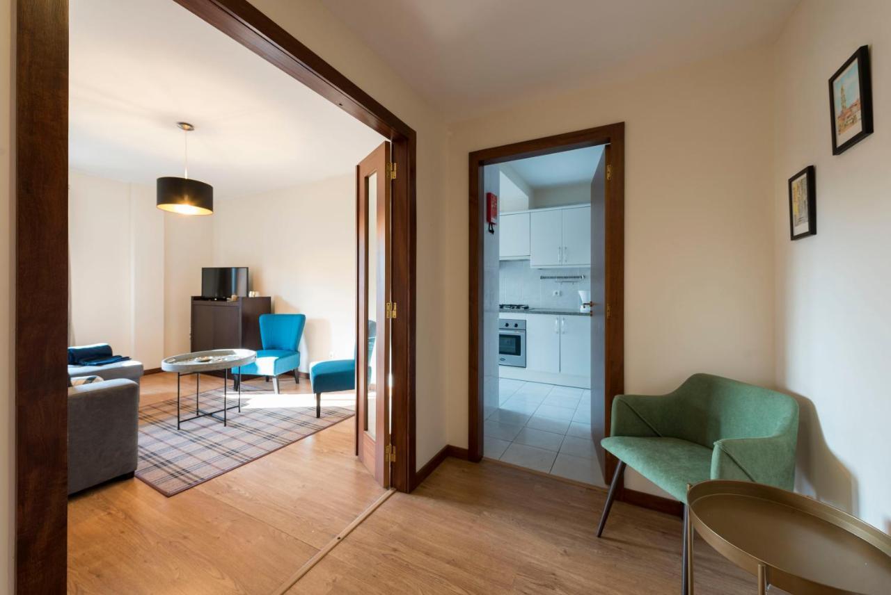 Lovelystay - Homey Feeling Flat W/ Free Parking Porto Kültér fotó
