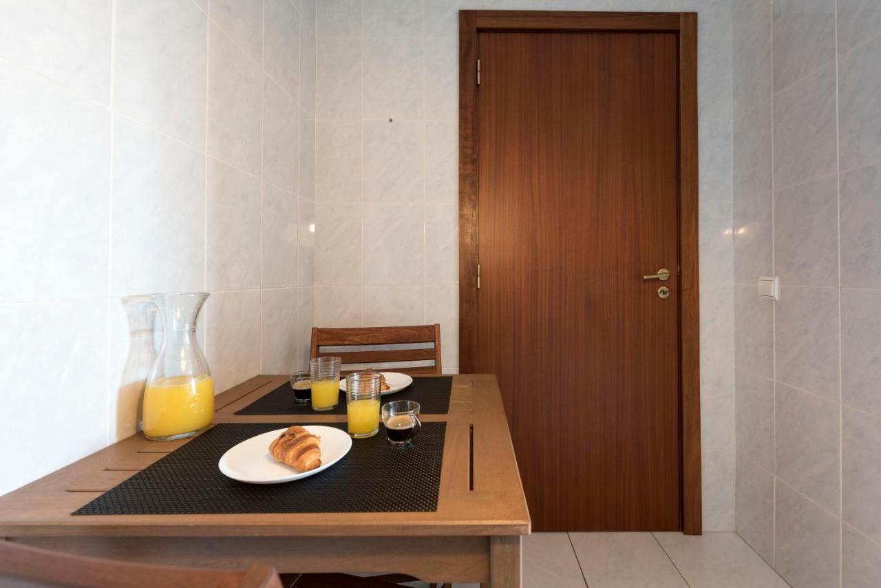 Lovelystay - Homey Feeling Flat W/ Free Parking Porto Kültér fotó